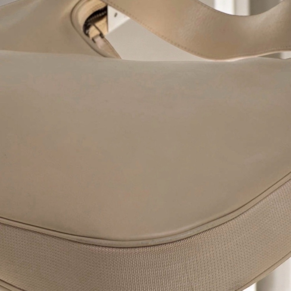 AUTHENTIC GUCCI CREAM LEATHER HOBO SILVER “G” HW. SHOULDER/CROSSBODY - Picture 7 of 11